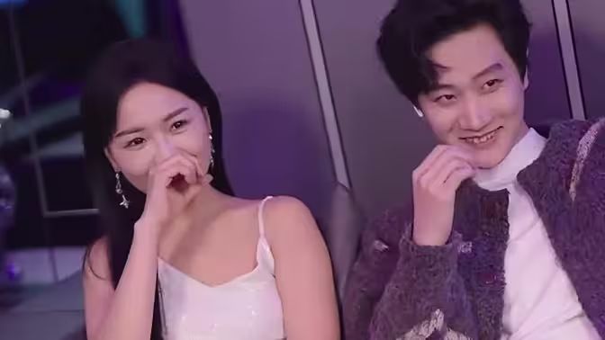 攤牌了，我不裝了(全集)